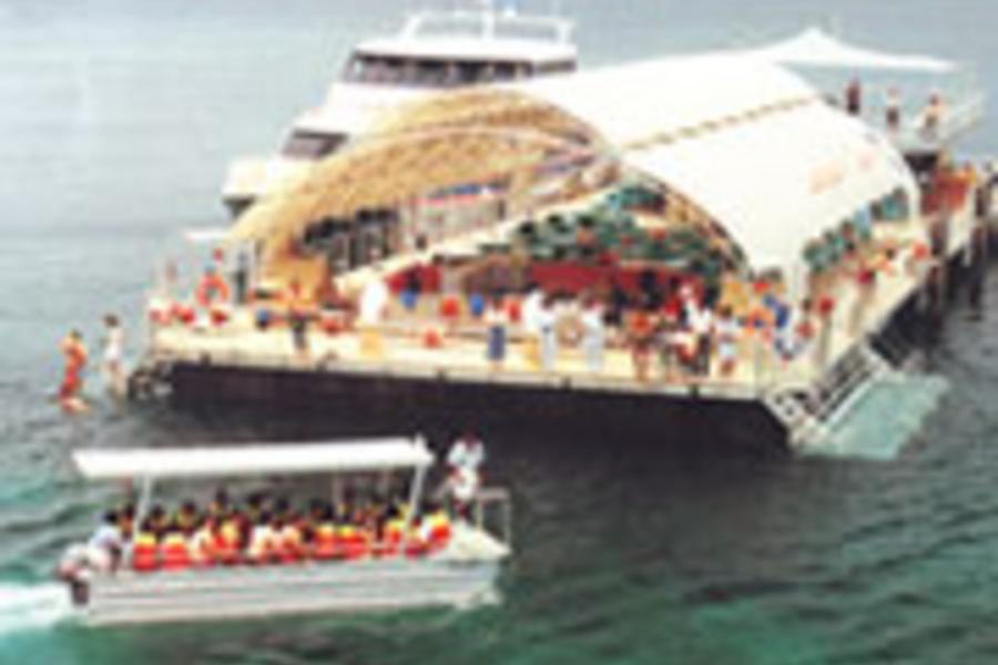 夏日浪花~蘭卡威芭椰島+東方村纜車+蟲鳴大地+泰迪熊博物館 五日
