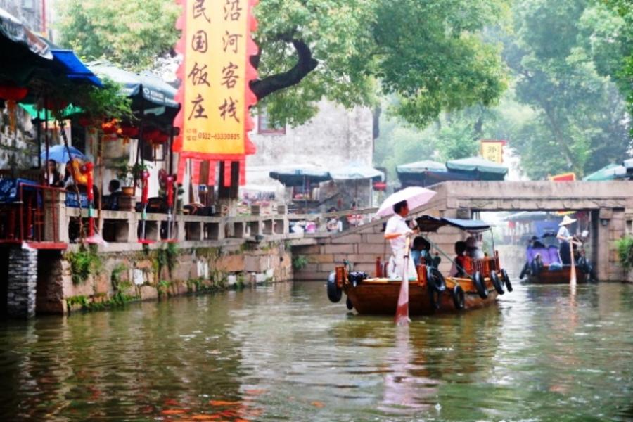 《雞祥如意》江南烏鎮水鄉蘇州杭州奢華5日 【上海金茂大廈下午茶+夜船遊黃浦江+宋城秀+車上WIFI+無購物。無自費】