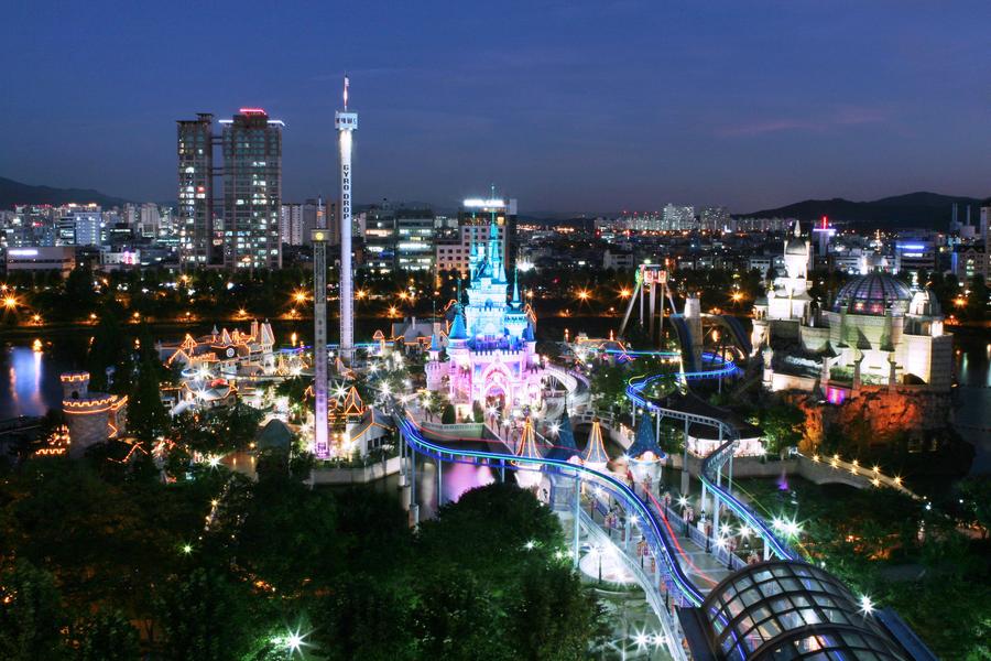 【升等:市區NOVOTEL飯店】首爾飆雪趣~RUNNING MAN光明洞窟. 樂天世界.星光庭園晨靜樹木園五日