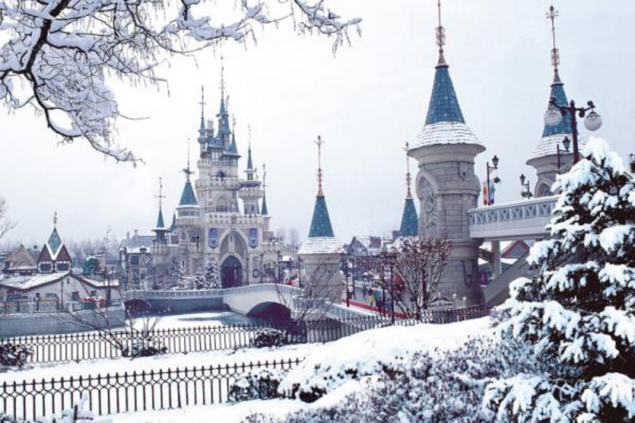 冰雪韓潮~ 樂天世界.滑雪場滑雪.傳統汗蒸幕.廣藏市場.德壽宮.八色烤肉.明洞.塗鴉秀五日-BR晚去早回