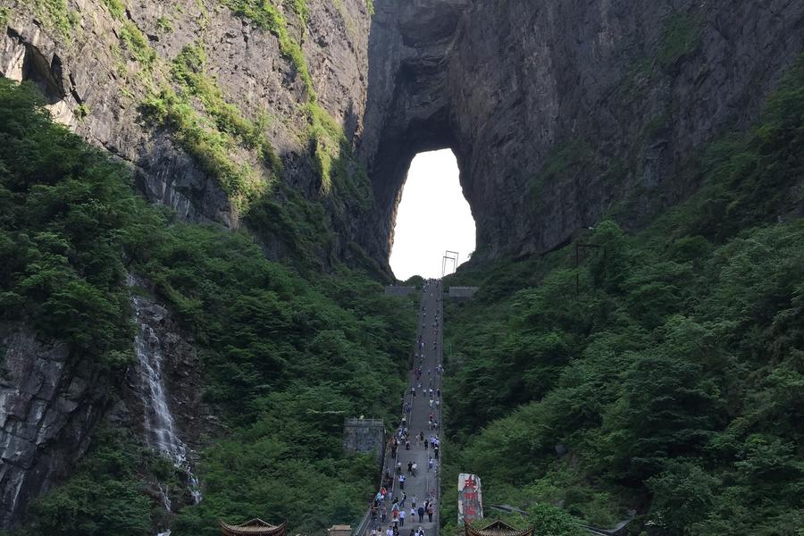 仙境張家界、酉陽桃花源、鳳凰、玻璃橋7日(入住皇冠假日、無購物無自費)