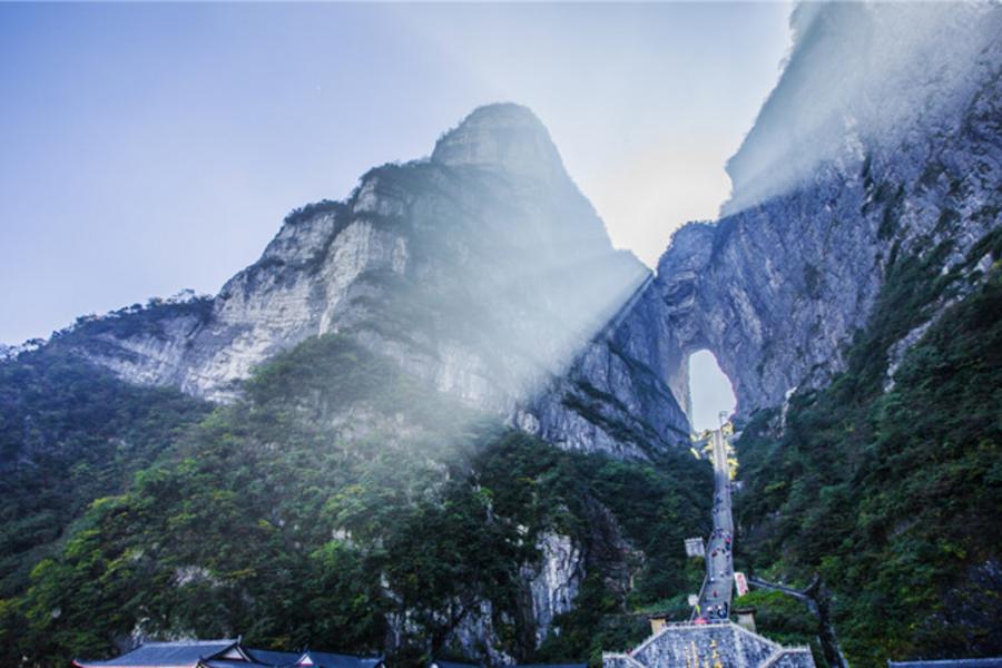 (復興直航)鳳凰古城.天門山.張家界奇景8日【無購物.煙雨張家界】