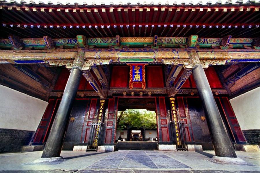 山東泰山祈福、曲阜雙遺產、子彈動車(一等座)8天【美食宴遇、三排椅】