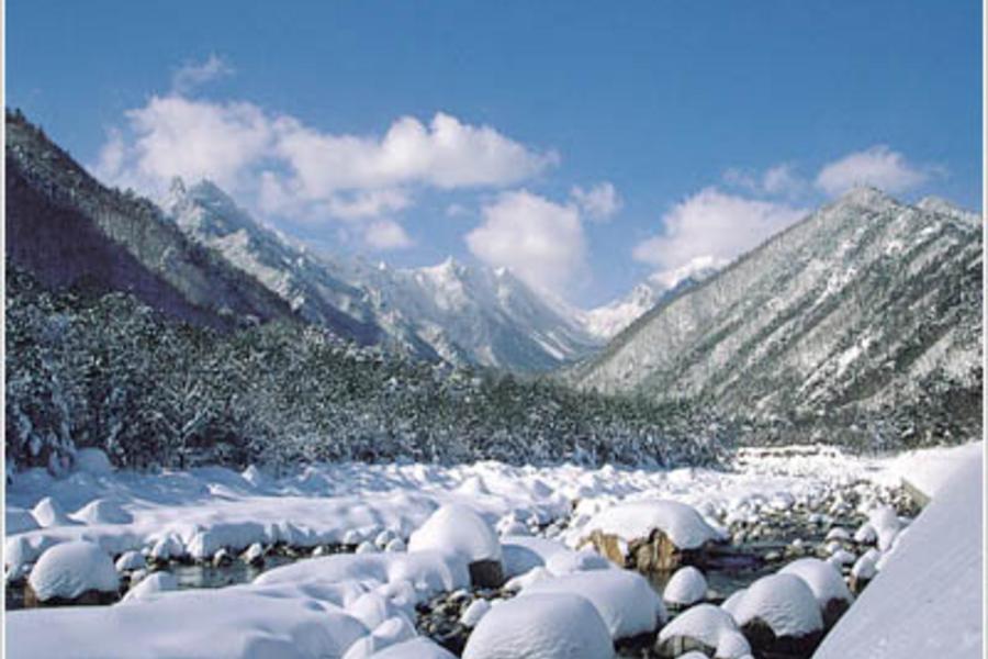 【第2人省3000元】【升等2晚五星飯店】 冬之戀★韓國雪嶽滑雪趣、浪漫南怡島、聖托里尼咖啡館、明洞、汗蒸幕五日(華航)