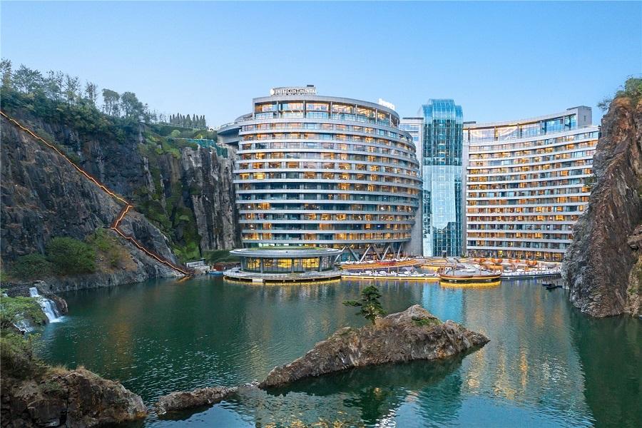 【深坑秘境精靈之城】世界建築奇觀佘山洲際酒店、上海無錫水鄉遊4日