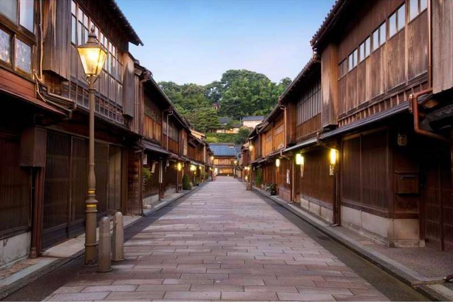 小松加賀屋、立山上高地、高山OUTLET、合掌村兼六園5日