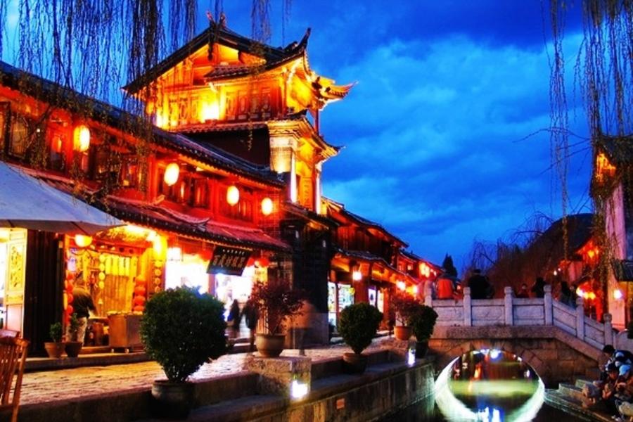 昆大麗香格里拉、石林、崇聖三塔、玉龍雪山、金茂凱悅酒店+SPA單飛八日