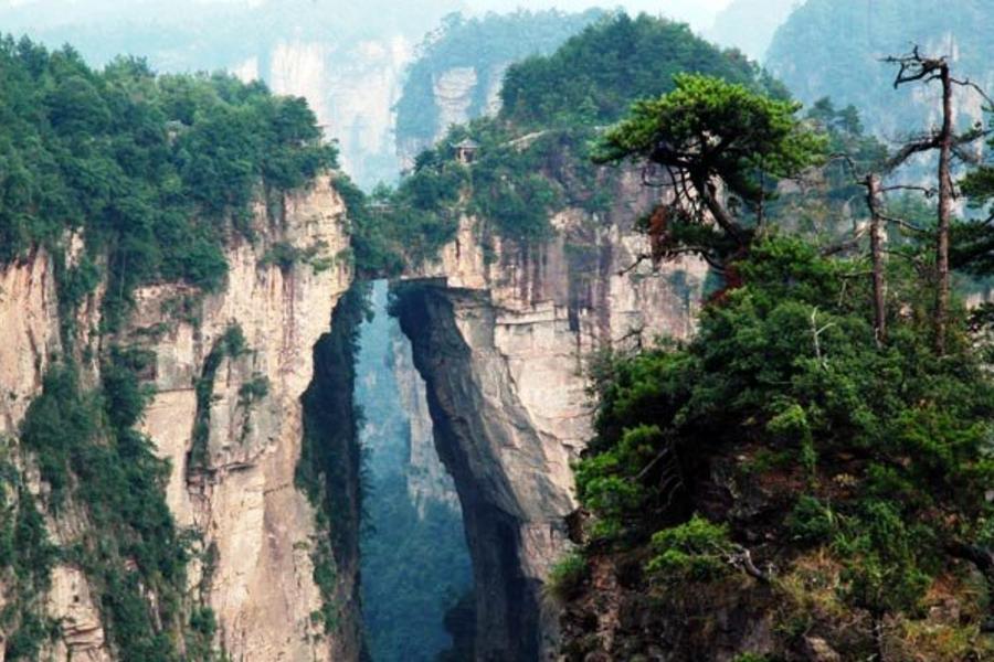 【張家界暑期最強檔】武陵源、天門山、玻璃橋、魅力湘西秀、經典5日