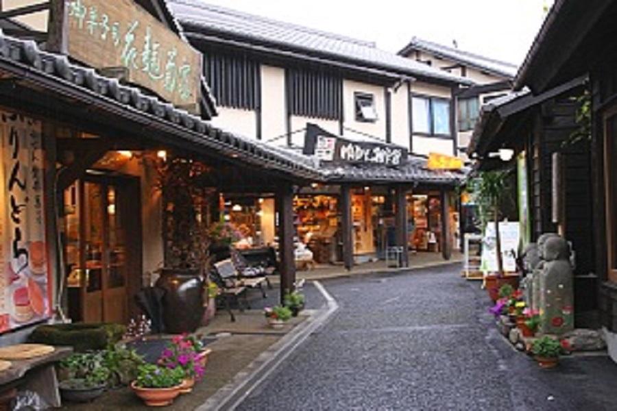 來去九州輕鬆玩★半自由行★漫遊福岡.歐風小鎮街道~湯布院.史努比茶屋.海地獄足湯體驗.柳川遊船.太宰府旅人列車五日