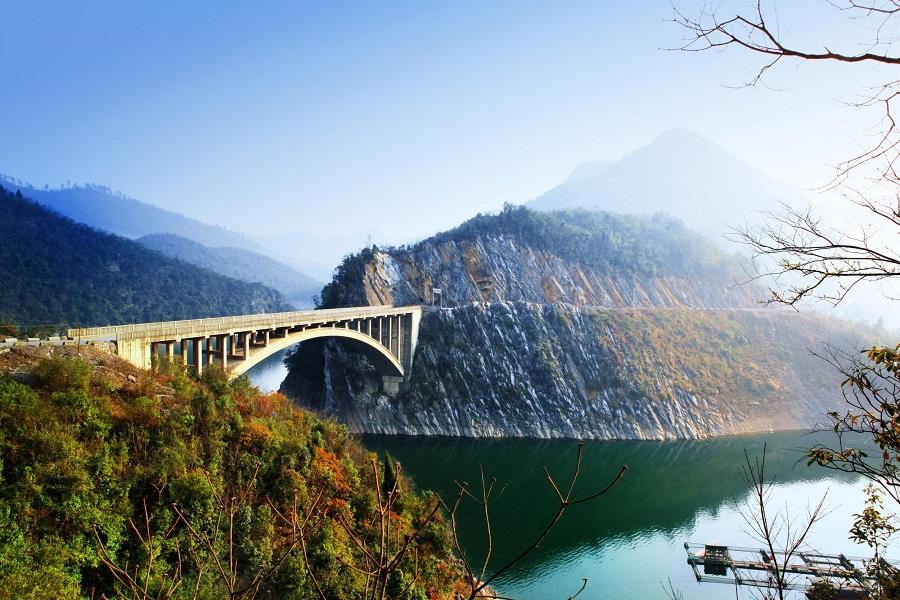 霧都重慶‧武隆天生三橋‧芙蓉洞‧恩施大峽谷8天