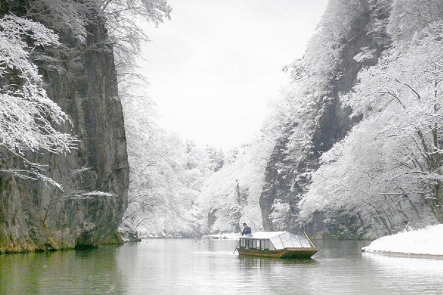 ★東北新旅情★新幹線猊鼻溪遊船嚴美溪銀山溫泉街東照宮大內宿溫泉5日