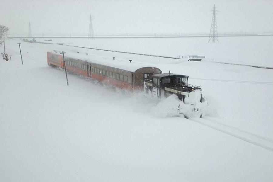 【青森暖爐列車】吟唱舟遊猊鼻溪、雪白樹冰、金色堂松島船說5日