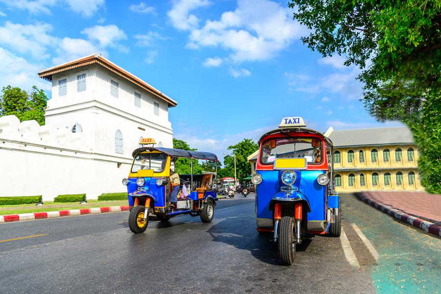 潮曼谷。嘟嘟車遊老曼谷。搖滾自助餐。入住一晚潮牌酒店5+1日 《含稅》