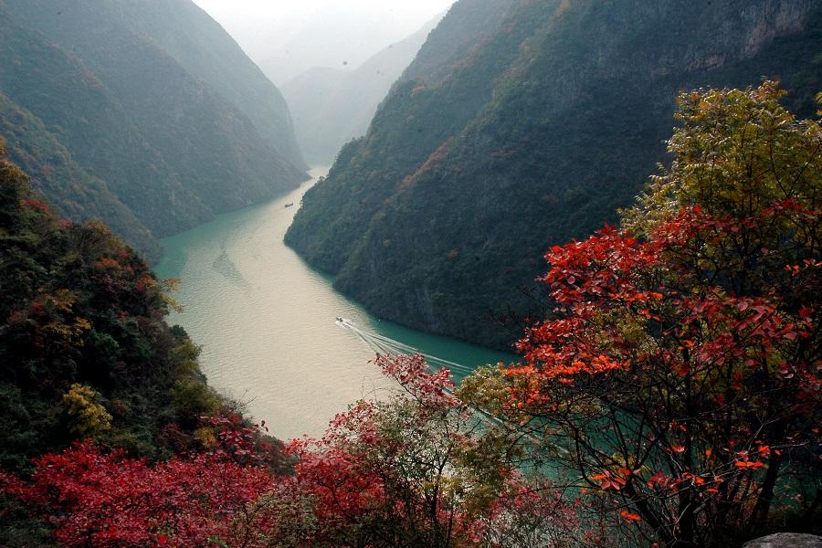長江三峽總統七號(下水)、自然遺產武隆天坑、洪崖洞風情區、重慶輕軌6日
