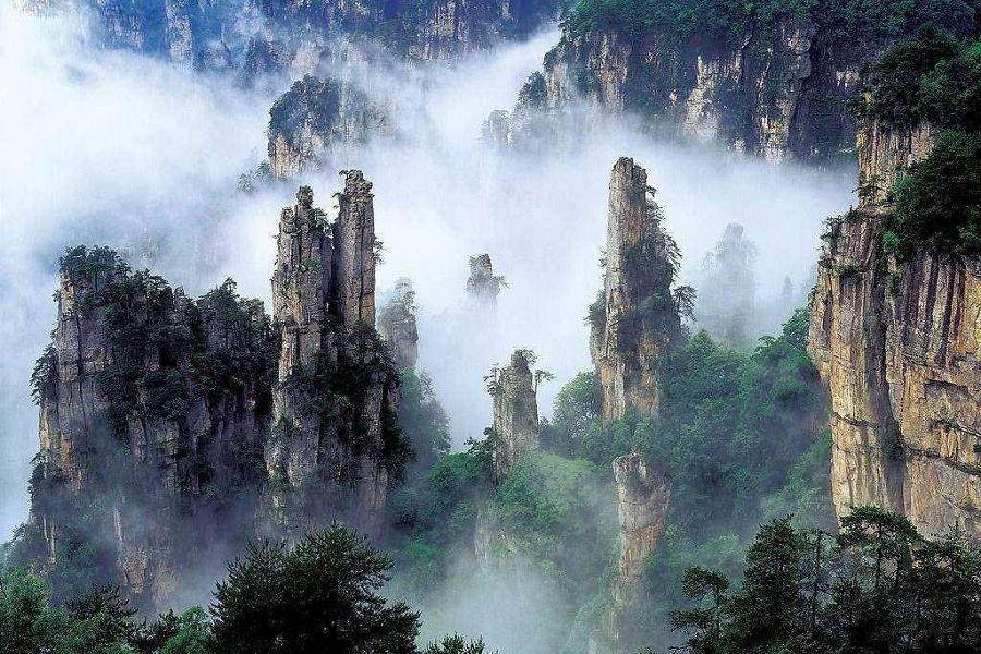 【華信假期】湘媚風光、張家界鳳凰、天空玻璃橋八日