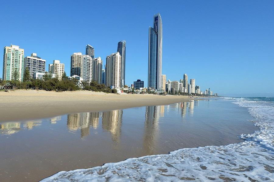 【國泰港龍知旅】【升等五星酒店、凡賽斯海鮮自助餐】 夢幻黃金海岸6日