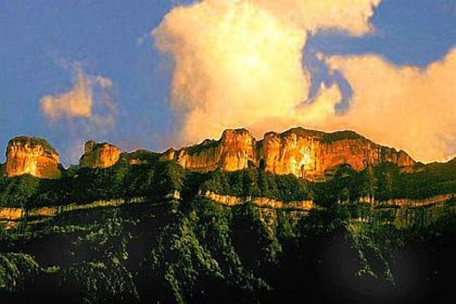 【鼠來寶】重慶武隆天生三橋仙女山、武陵大裂谷、金佛山、網紅輕軌體驗六日