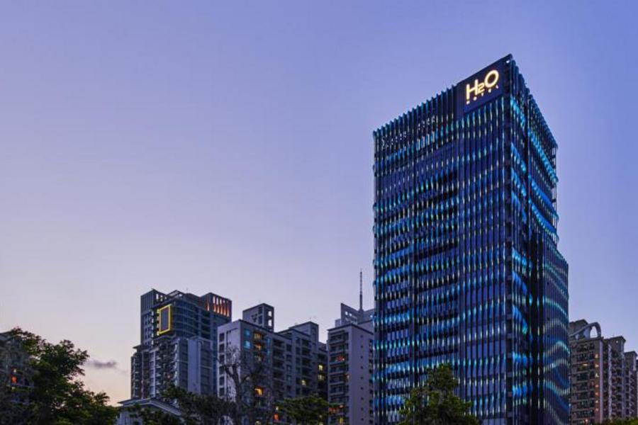 【高雄最HOT新地標】和運假期-H2O水京酒店含早+2日租車