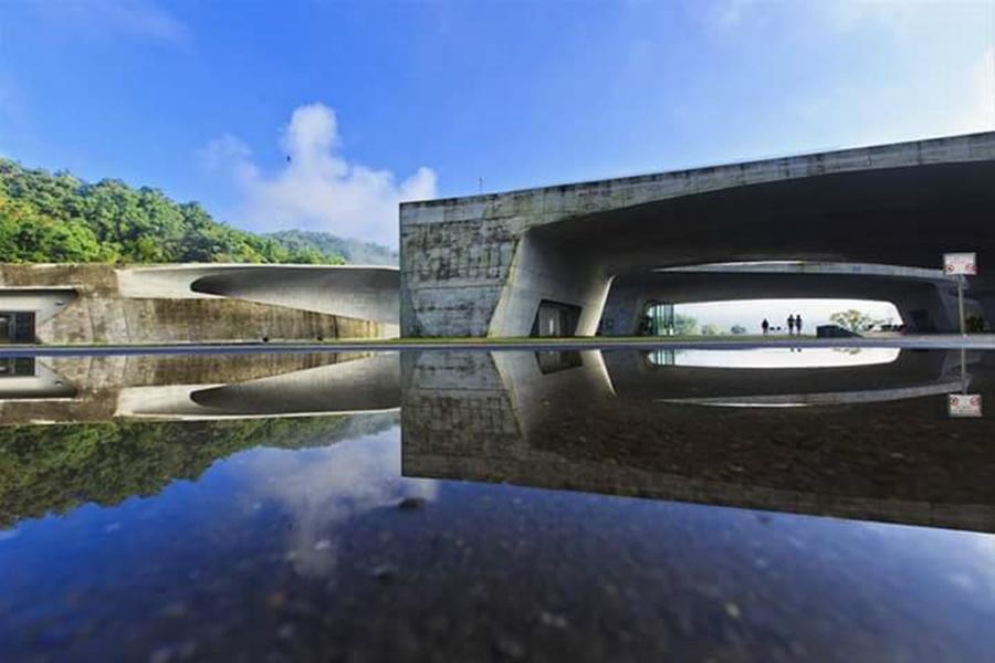 【水岸藝術】日月潭台中彩虹眷村高美溼地二日《高雄出發》