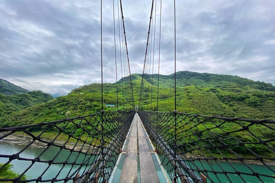 《東南賓士車》義興吊橋.大溪老茶廠.大溪老街.南僑觀光工廠 一日任逍遙