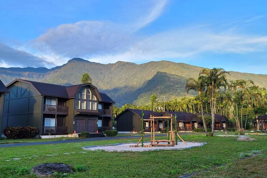 理想星巴克水岸風情、柘村泉旅黃金風呂、墾夢莊園兆豐農場二日