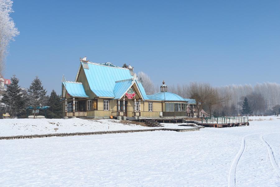 【立榮航空】東北五大名城、丹東虎山長城、吉林霧淞、冰雪大世界、體驗哈大高鐵八日《無購物》