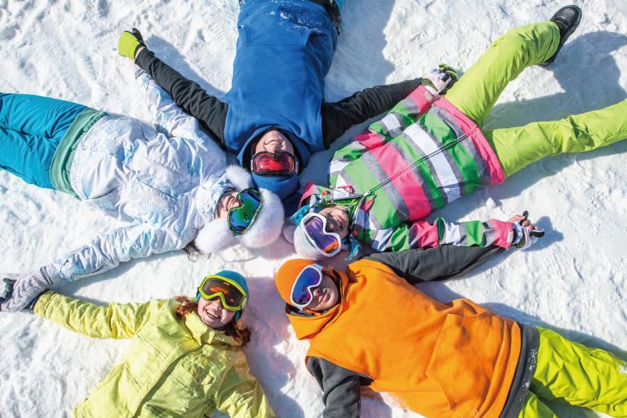 【享趣韓國滑雪】變裝遊古宮.草莓採果樂.明洞大型超市4日(一站彩妝)