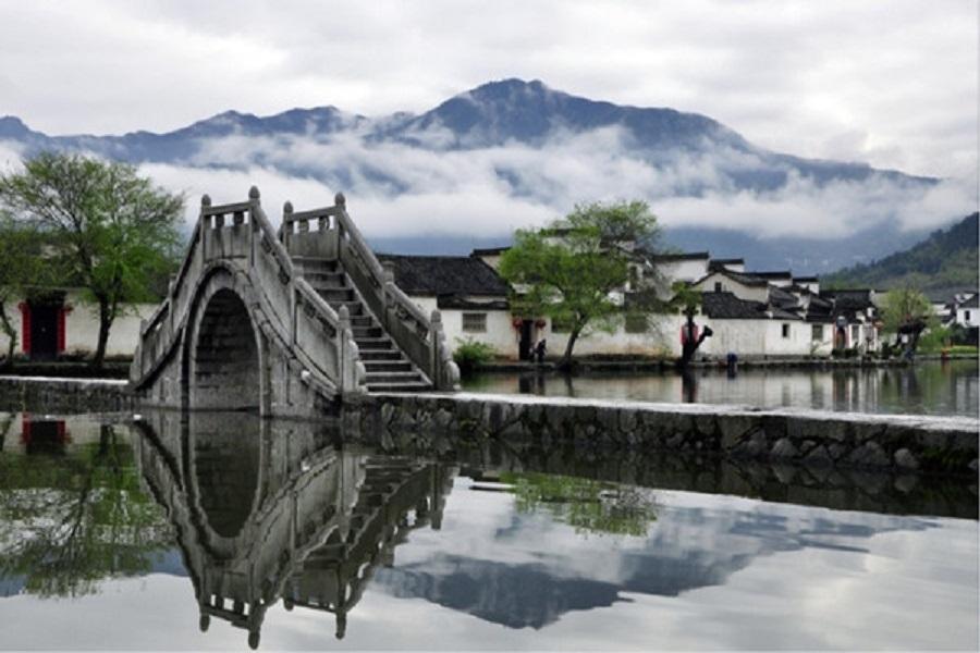 【雙世界遺產之旅】奇景黃山、畫裡宏村、太平湖、杭州西湖5日