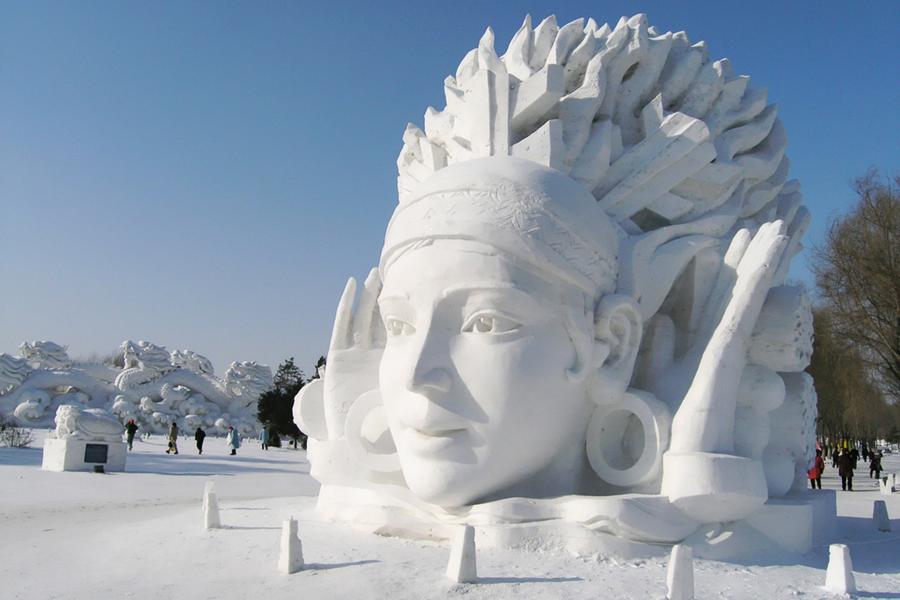 【長榮航空‧滑雪趣】冰雪嘉年華、雪雕、冰屋火鍋、伏爾加莊園戲雪六日 ( 無購物 )