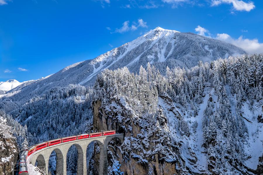 【福滿久久】純淨瑞士五星、無煙山城策馬特、黃金馬特洪峰、雙景觀列車8日
