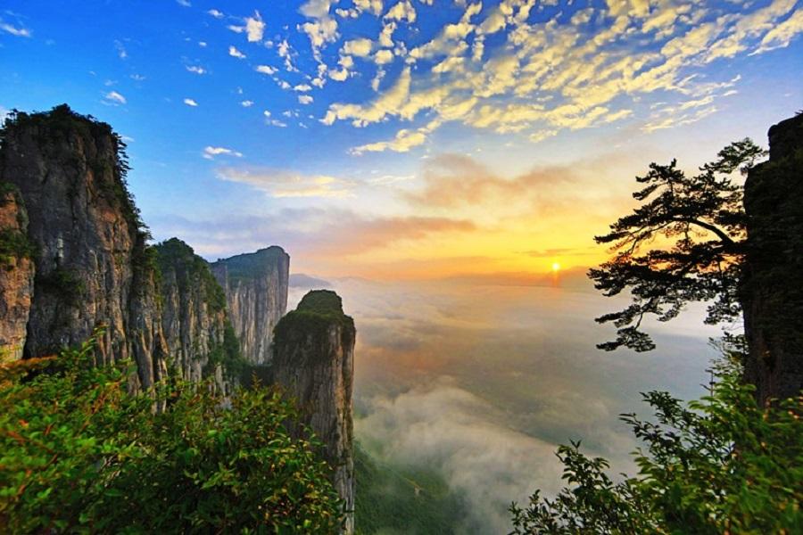 《威龍中國》南航精選~~荊楚雙壩恩施地縫八日(無購物+無自費)