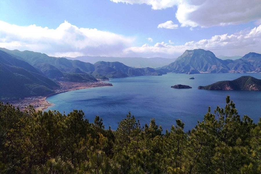 【瀘沽湖仙境女兒國】玉龍雪山雲杉坪、巴拉格宗大峽谷、天然佛塔8日