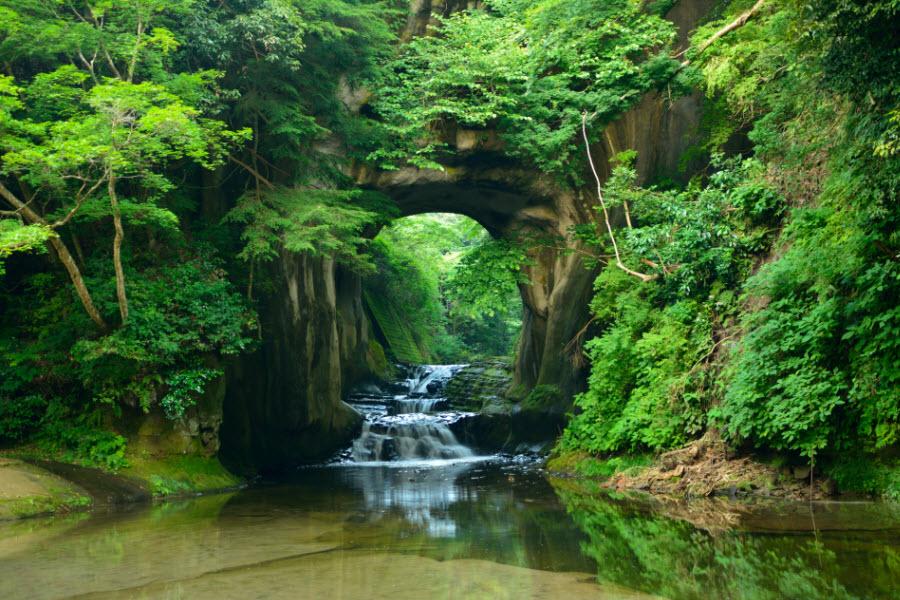 【尋訪關東】濃溝瀑布、鋸山纜車、笠間稻荷社、水戶偕樂園、秘境東京5日