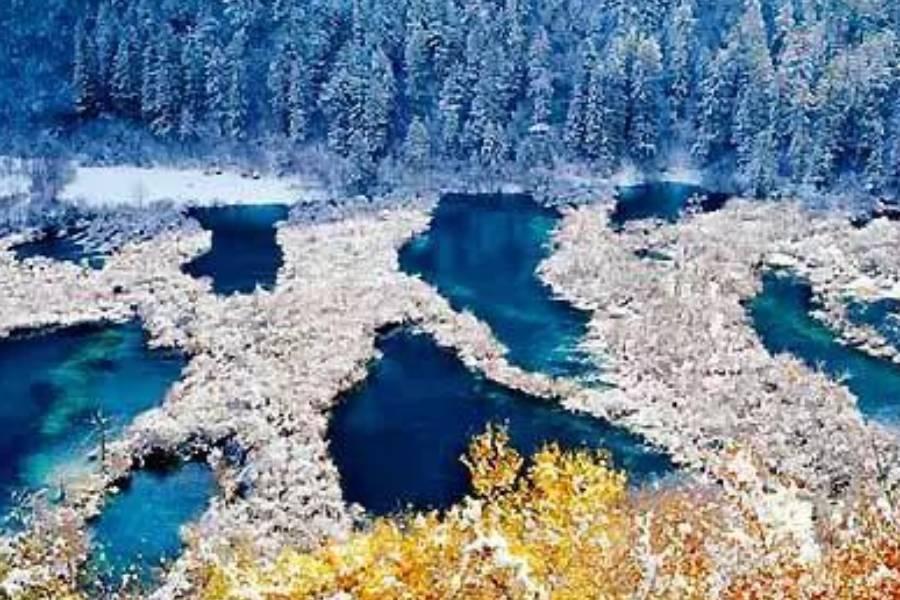 【鳴笛飛煙遊花田】九寨溝、牟尼溝、樂山大佛、犍為嘉陽小火車、洲際8日遊