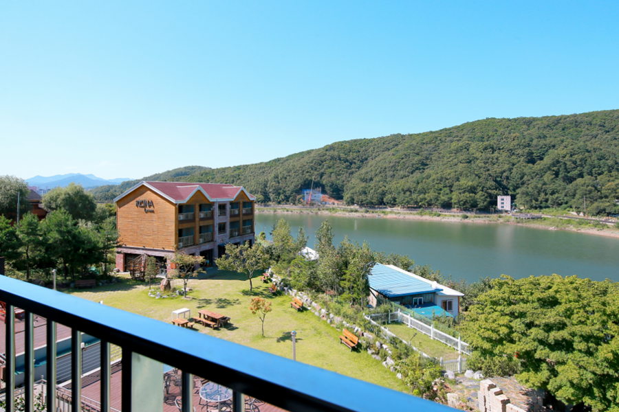 【升等市區】星空湖畔BBQ.愛寶.晨靜樹木園.廣藏市場美食.廚師秀5日