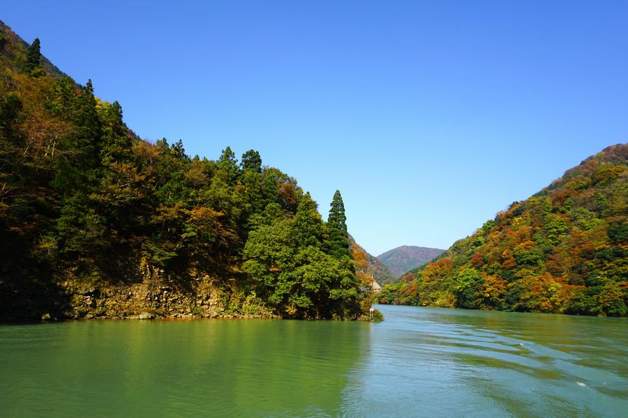 【立山雪谷】庄川、兼六園、上高地、海岸列車、合掌村、飛驒點心、溫泉6日