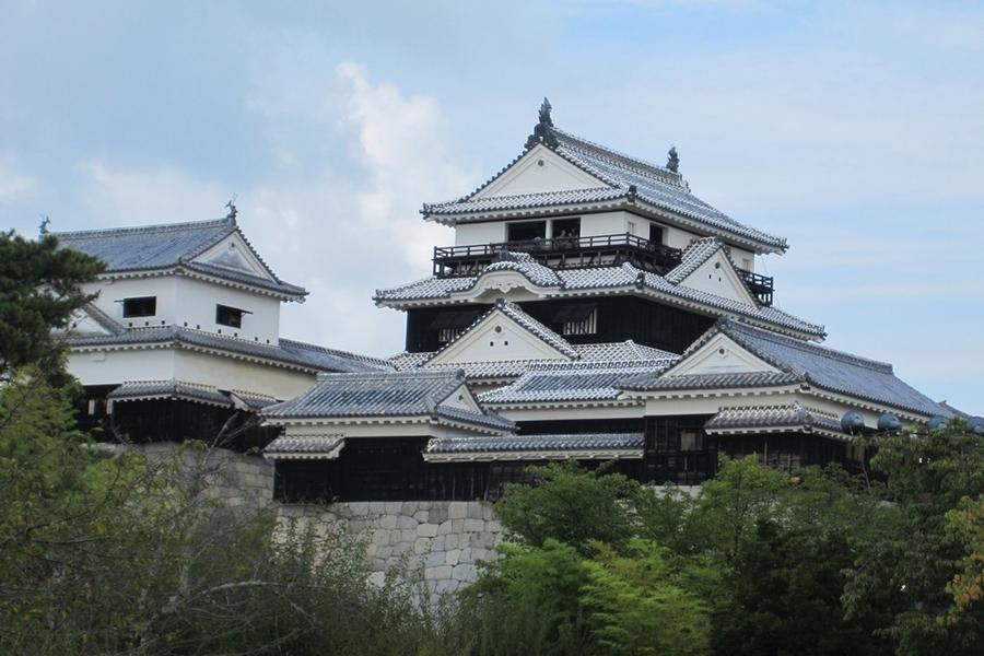 【精選四國】直飛愛媛‧保住百選溫泉‧道後高知‧當季草莓‧美食體驗遊5日