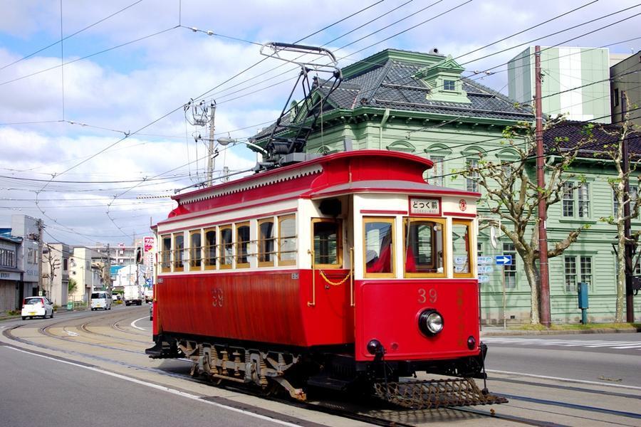 【典藏星宇賞櫻之旅】海與燈連泊、函館懷舊電車、札幌新飯店、四晚溫泉六日