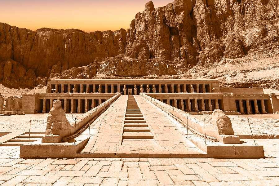 【夏風了．精選埃及】中段搭飛機11日