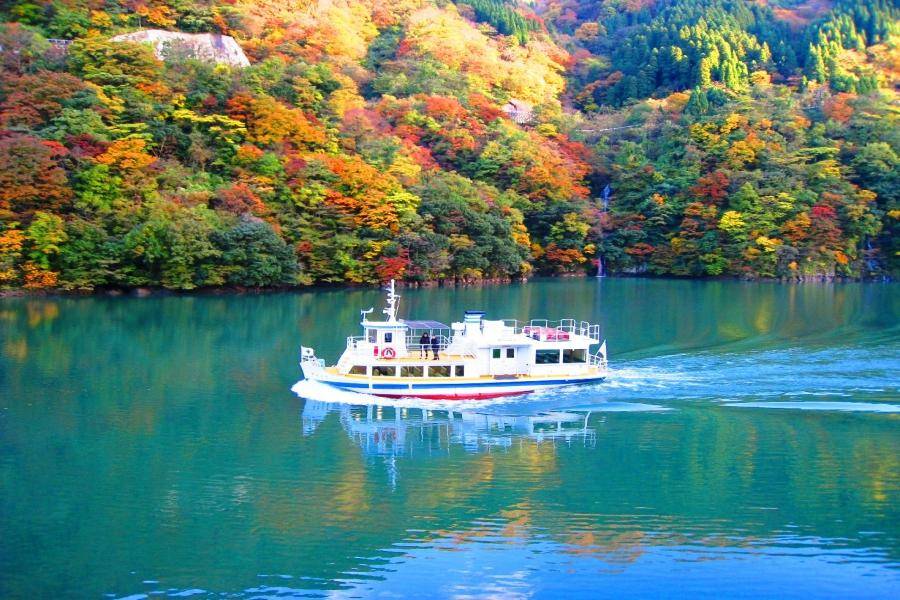 【漫步秋立山】上高地、庄川峽船、兼六園、雲場池、合掌村、點心、溫泉6日