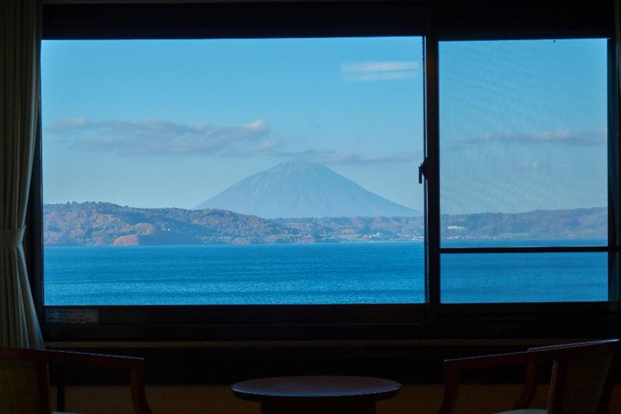 【限時限量北國溫泉之旅】洞爺湖景房、函館賞夜景、暢遊狸小路、狂吃帝王蟹