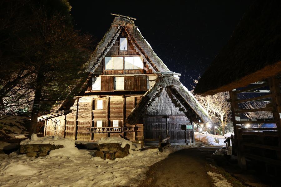 點燈【飛驒合掌村】新穗高纜車、飛驒點心、戲雪盆、不倒翁DIY、溫泉5日