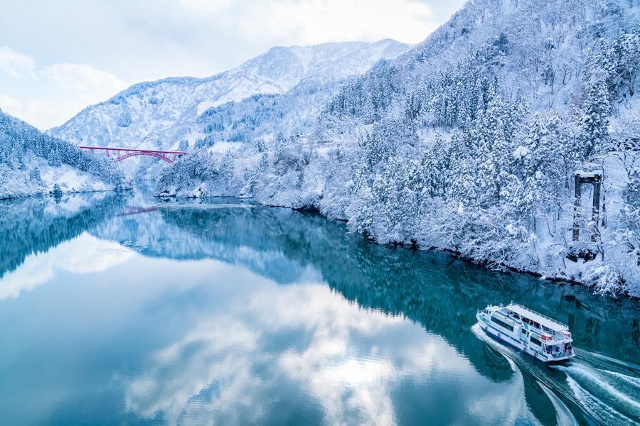 【環球北陸】新穗高牧歌之里戲雪.兼六園飛驒合掌村庄川船名花之里大阪6日
