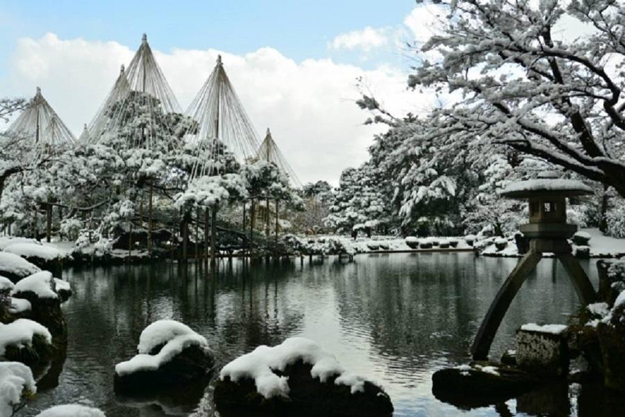 【新春北陸】新穗高.牧歌之里戲雪.飛驒合掌村.兼六園.名花之里大阪五日