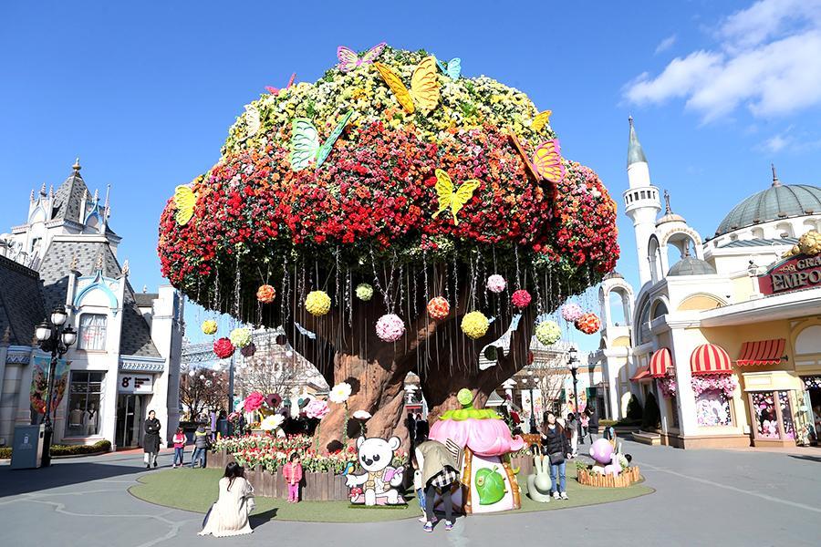 旅展限定~韓國愛寶樂園.愛妓峰星巴克.水果大福體驗.韓服遊景福宮5日