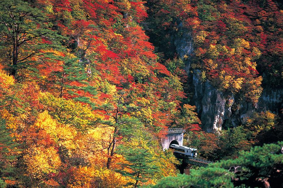 限時限量｜東北冬季～袋田瀑布、偕樂園、銀山溫泉、合掌村、夢幻五色沼7日