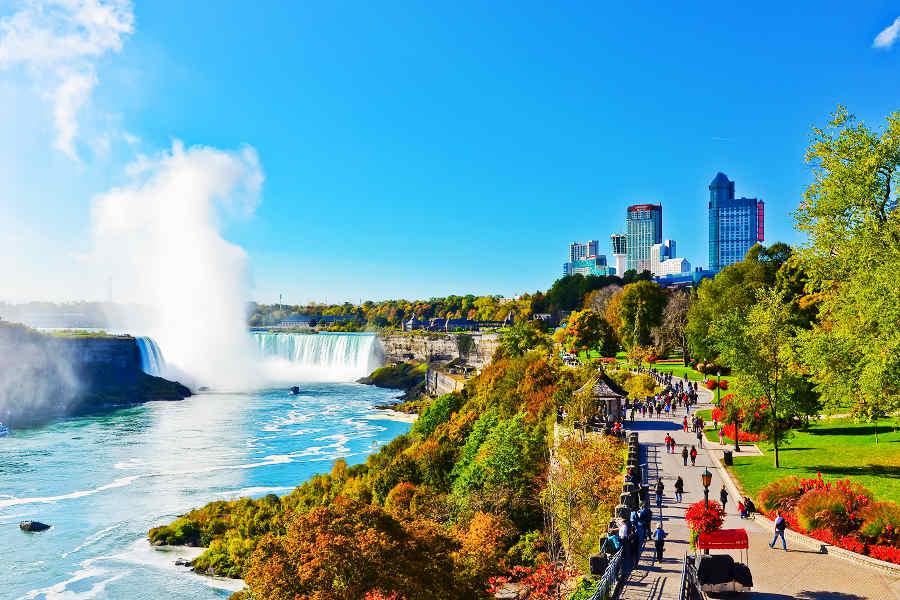 【雙城進出】楓彩美加東~聖安妮峽谷、尼加拉瀑布遊船、升等面瀑房13天