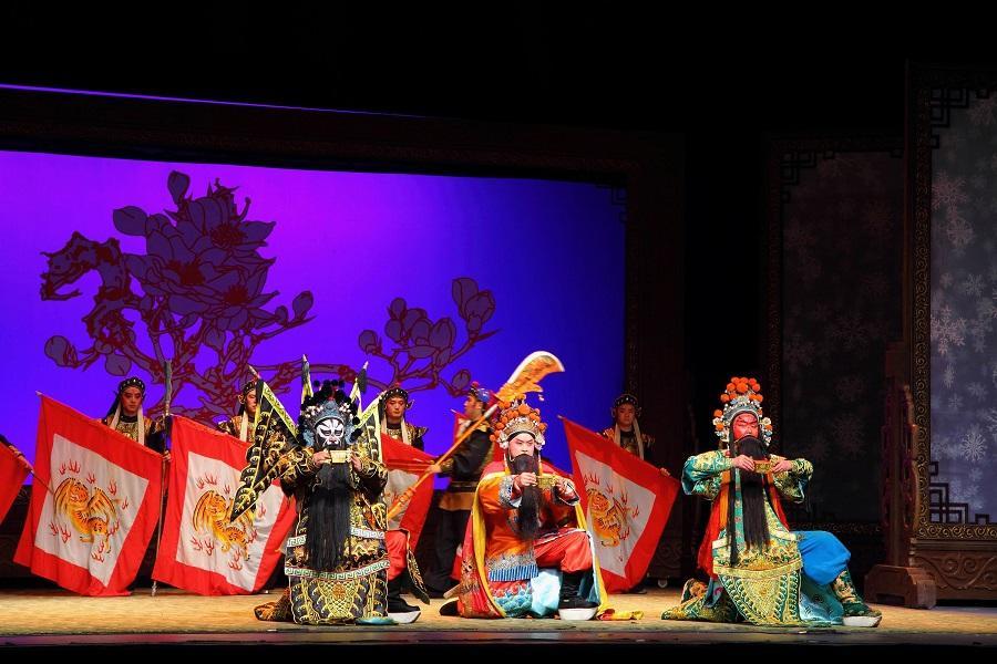 澳享成都~九寨溝、黃龍、峨嵋山 、樂山大佛遊船8日