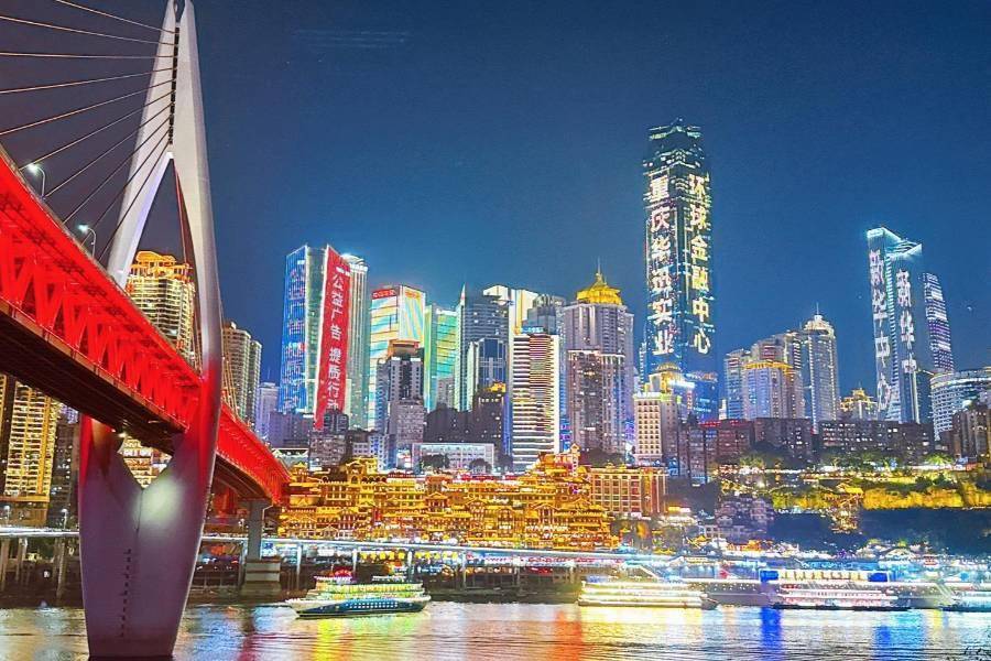 【戀戀重慶．霧都山水】武隆天生三橋、仙女山草原、長江索道、山城夜色6日