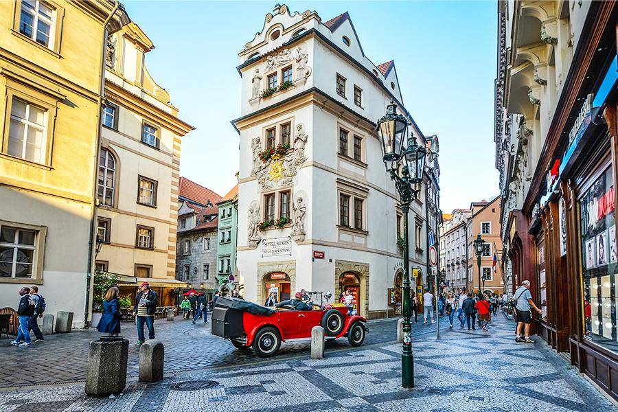 星宇奧捷｜湖區飯店、三晚五星布拉格、哈斯塔特、卡希納城堡、國王湖10日